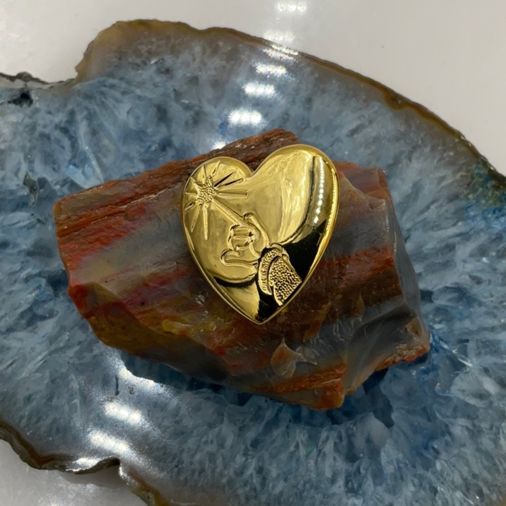Vtg.Disney The VarietyClub GoldHeart Arm&Wand Magic Star Logo Collectible Brooch - Picture 2 of 7